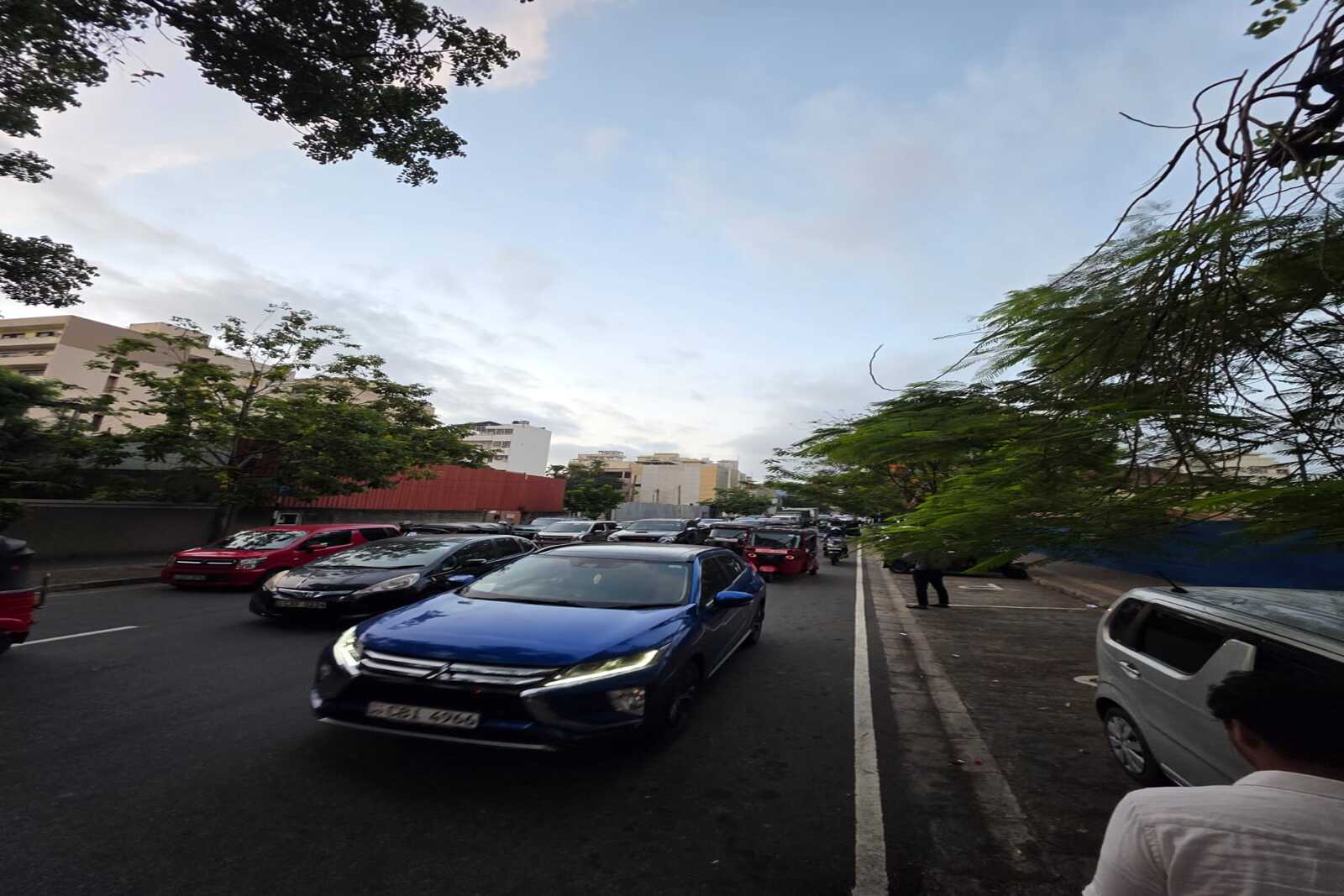 Colombo Airport to Dikwella Taxi 1